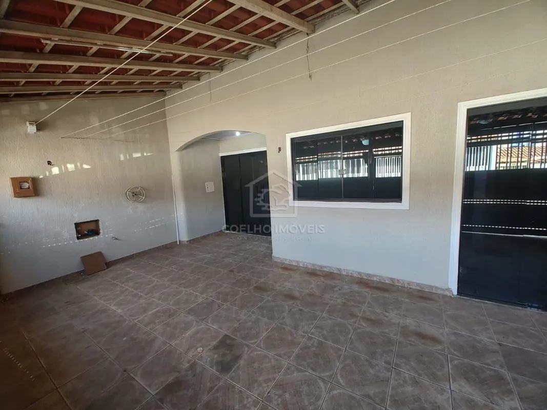 Venha se encantar com essa incrível casa em Samambaia norte, disponível para alu...