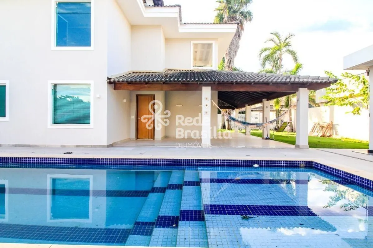 Conforto, modernidade, segurança e uma belíssima vista permanente!Localizada no ...