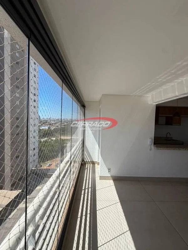 Apartamento 3 quartos sendo um suíte, armários, ar condicionado, sacada com cort...