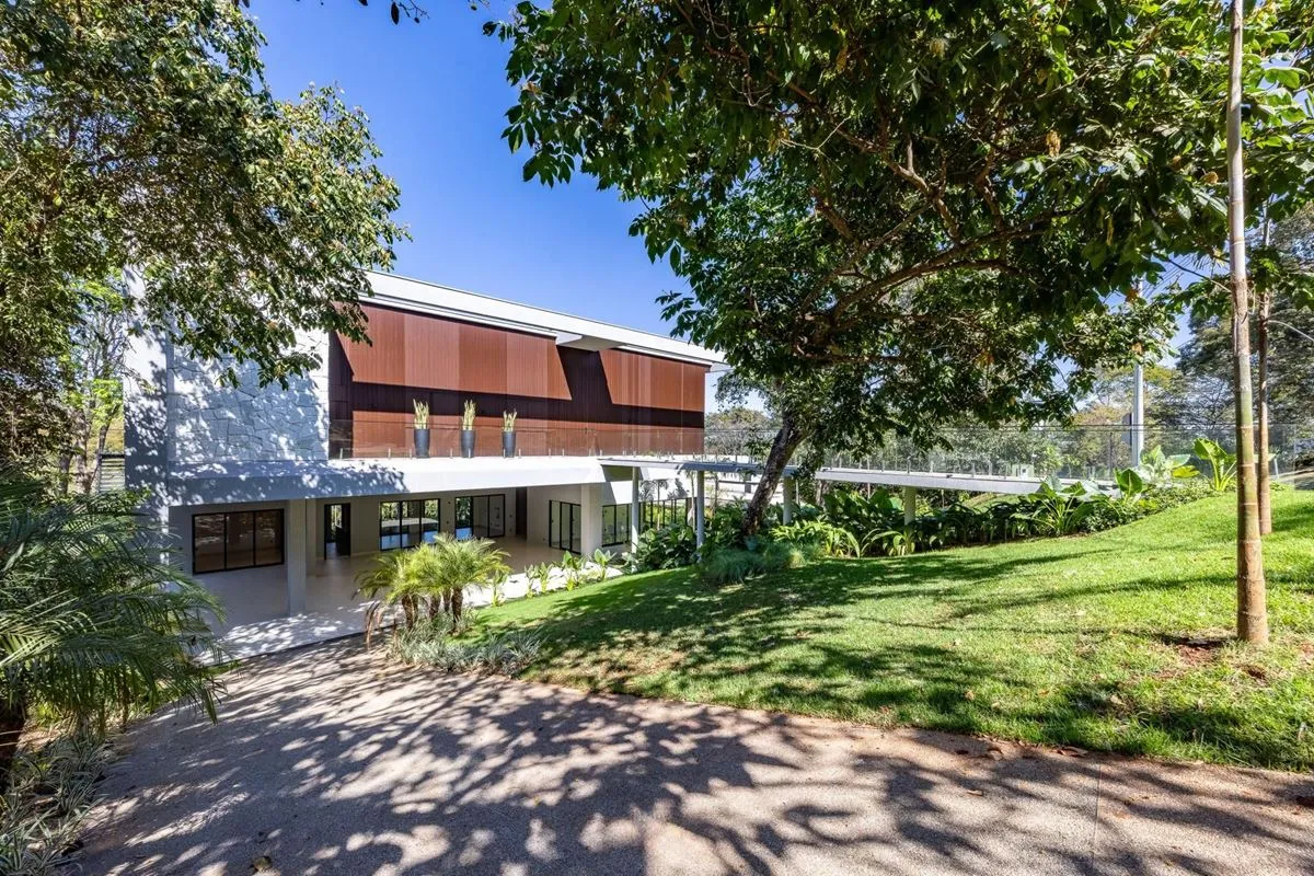 Esta casa à venda no Residencial Aldeia do Vale tem 669,11 m² construídos em um ...