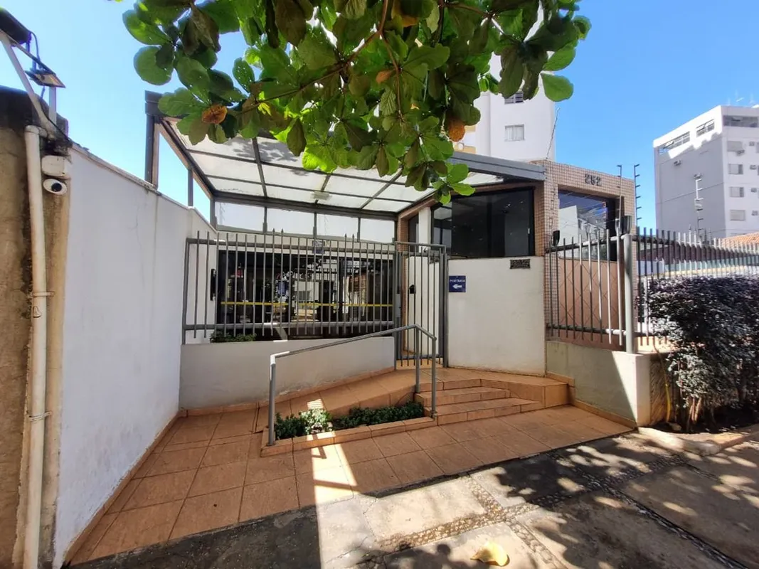 Apartamento à venda no Edifício Castellamare – Centro, GoiâniaExcelente apartame...