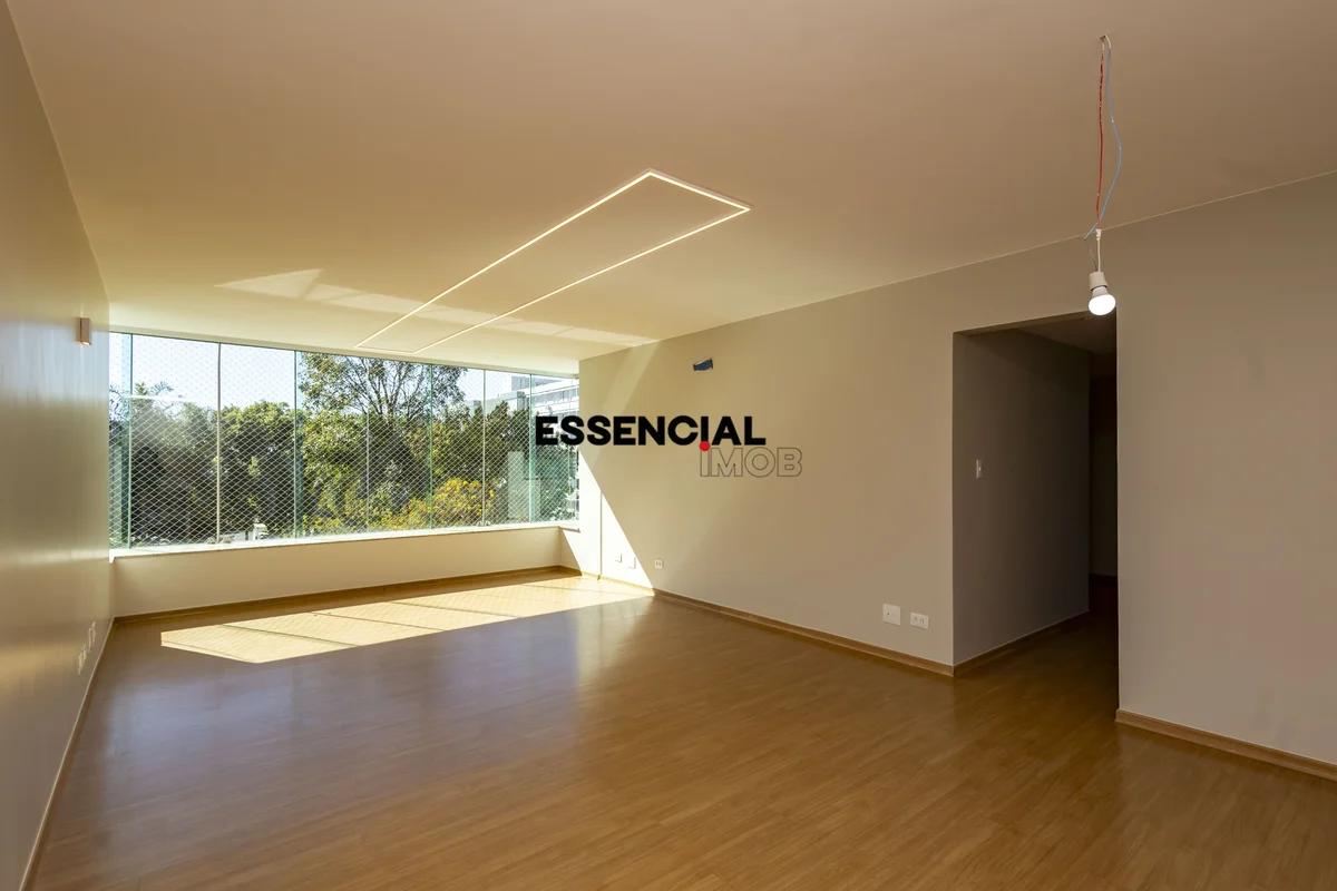 EXCLUSIVO IMÓVEL NA SQN 304 — ALTO PADRÃO, PRONTO PARA MORARLocalização privileg...