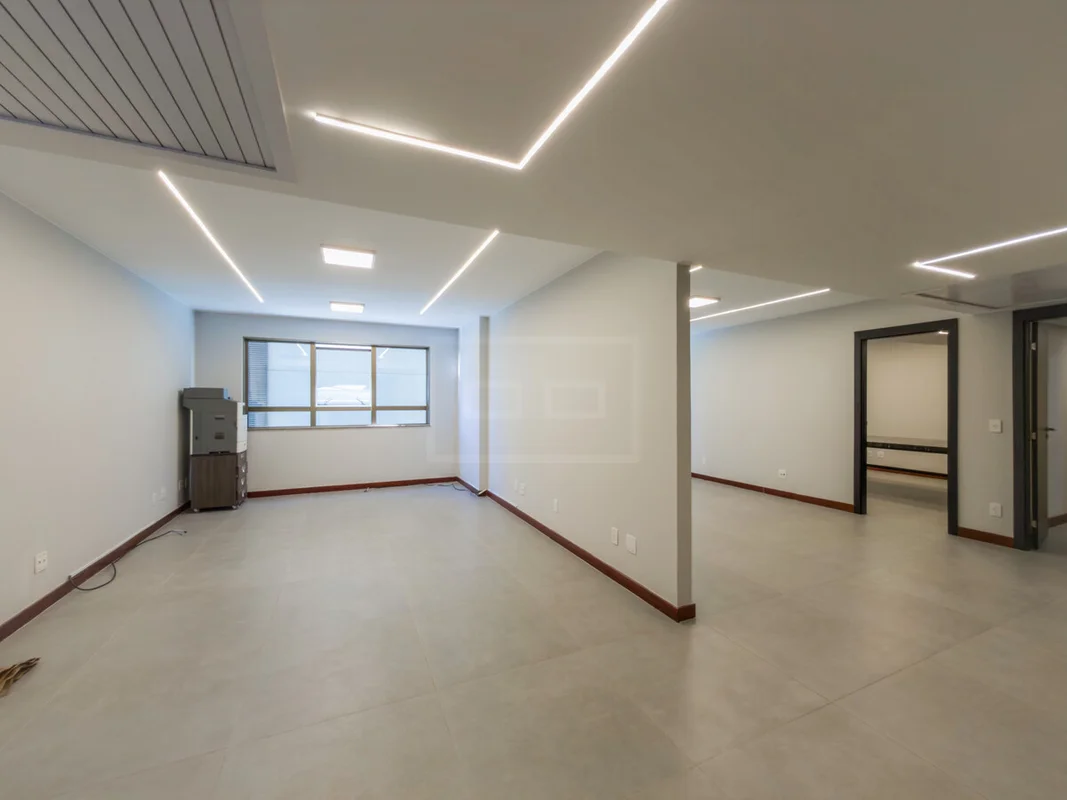 3 salas integradas no Brasília 21 | 98 m² + vaga de garagemNo centro de Brasília...