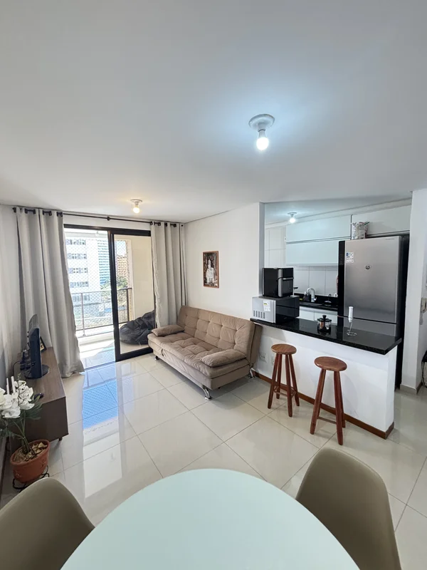Vendo excelente apartamento perpendicular de 44m² quarto, composto por: - Sala e...
