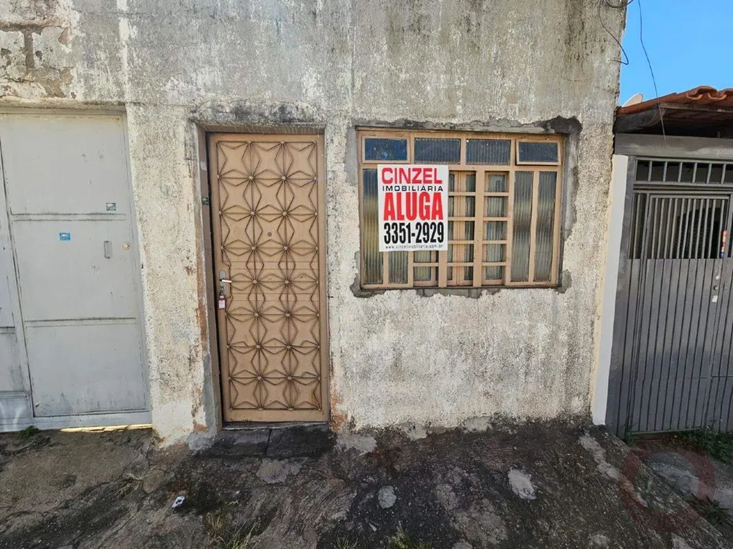 .CINZEL IMOBILIÁRIA A MAIS DE 50 ANOS NO MERCADO, ALUGA CASA DE FUNDOS EM CEILÂN...