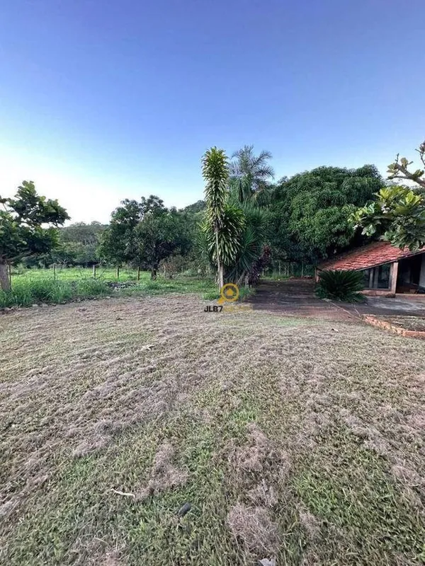 Fazenda em local tranquilo e aconchegante Possui 6 alqueires, está localizada na...