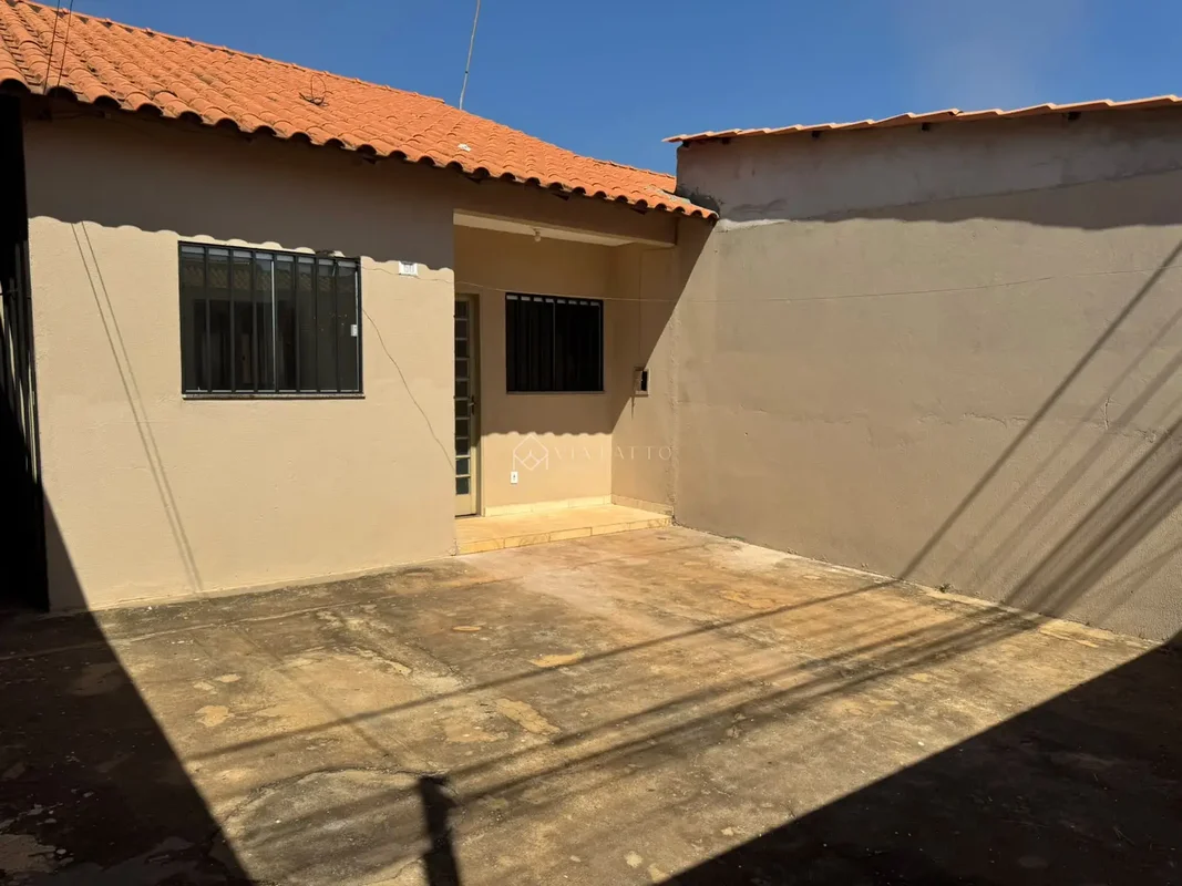 ?? Casa à venda em Cidade Ocidental – GOLocalizada em condomínio, no bairro Mans...