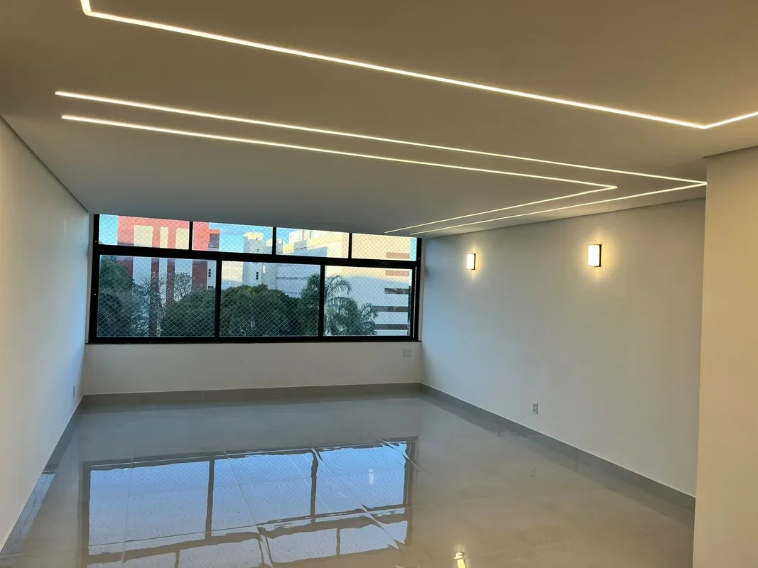 IMÓVEL TOTALMENTE RENOVADO — PRIMEIRO USO APÓS A REFORMA Apartamento amplo, com ...
