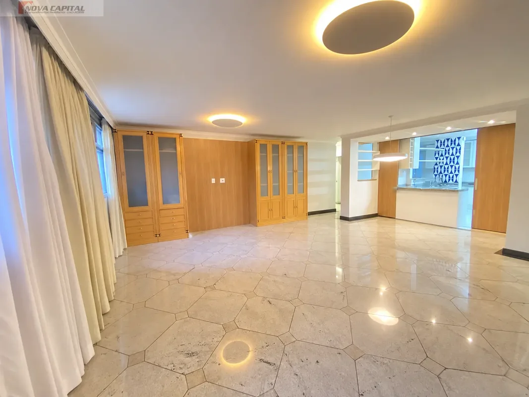 **APARTAMENTO À VENDA – SQS 207 SUL | ASA SUL – BRASÍLIA/DF**Excelente apartamen...