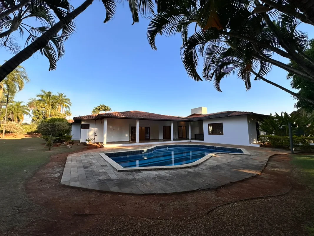 Casa de Alto Padrão no Lago Norte | SHIN QL 8Um refúgio sofisticado, amplo e aco...