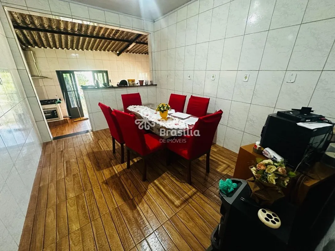 Oportunidade para quem busca investimento próximo ao Núcleo Bandeirante, casa em...