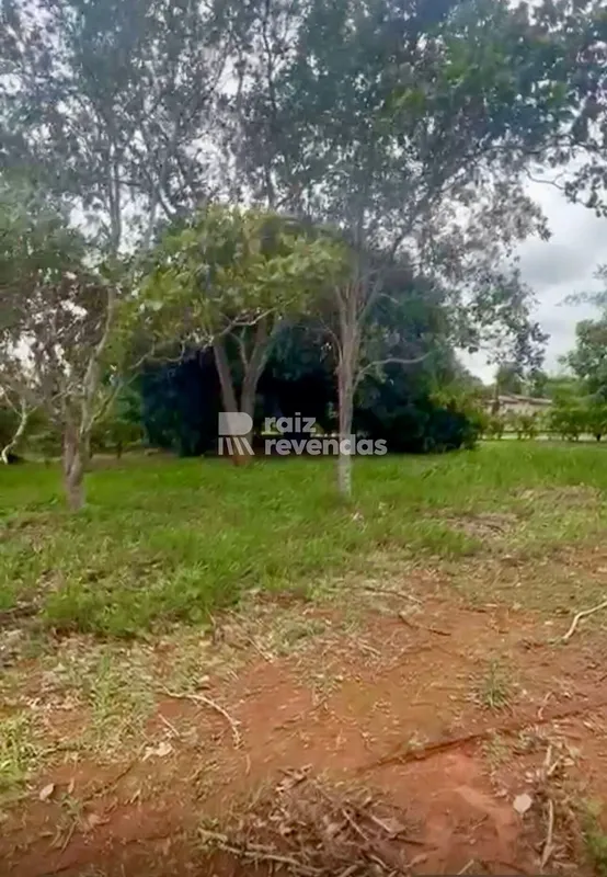 Imagine construir sua casa cercada pela natureza, em um terreno amplo e com exce...