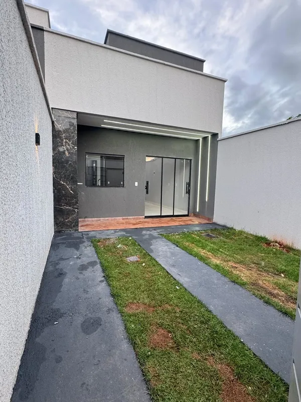 Casa no residencial Elizene próximo ao aeroporto de Goiânia 2 suítes SalaCozinha...