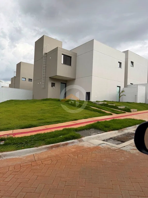 Casa de Condominio fechado de 4 quartos no Jardins Cannes com um lote de 383 m2 ...