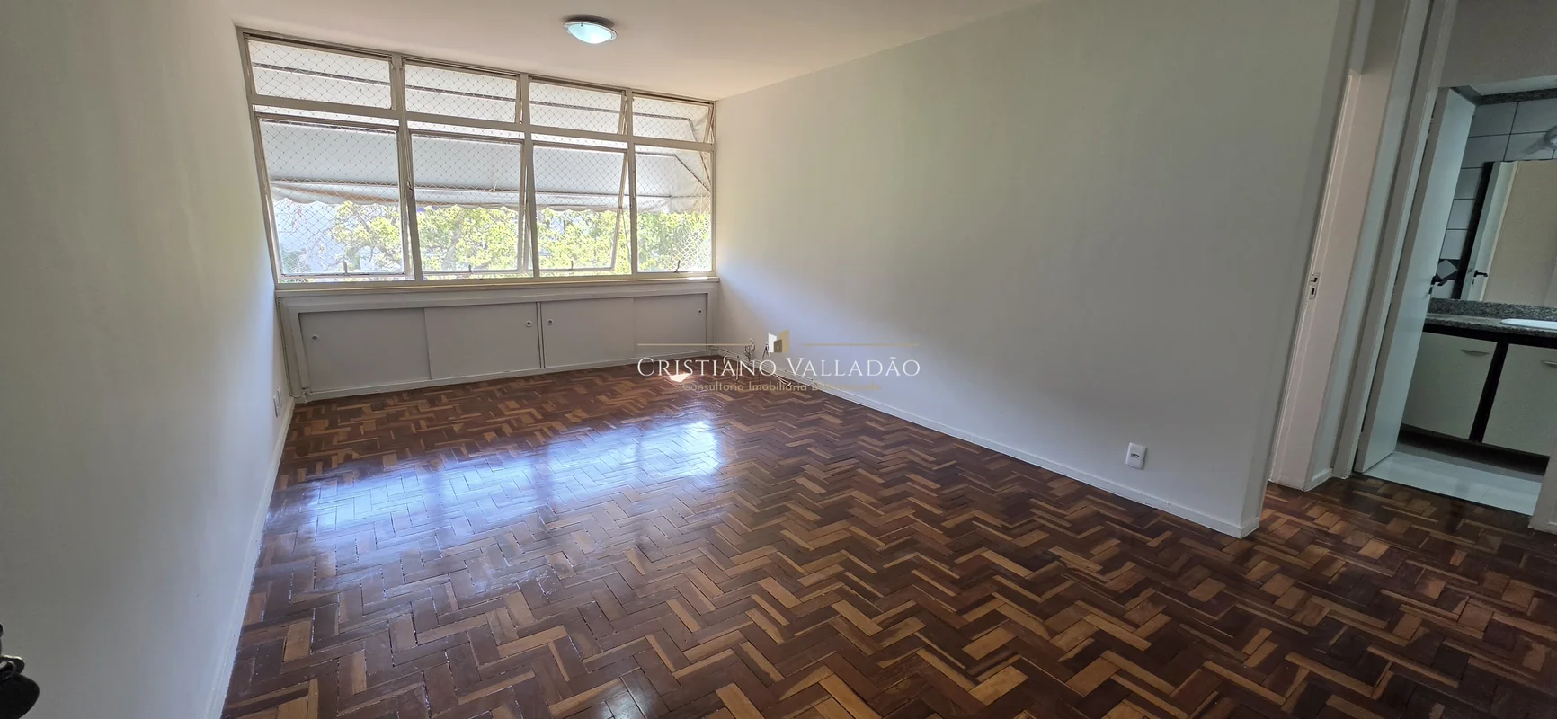 SQN 203 | PRÉDIO MEIO DE QUADRA | VAZADONa procura por um imóvel ideal a localiz...
