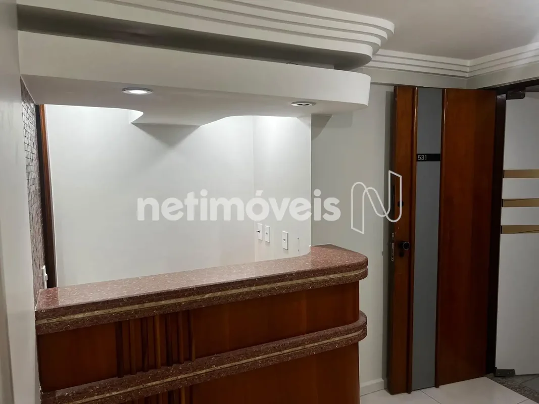 CONJUNTO DE SALAS NO EDIFÍCIO EMBASSY TOWER:100% revestido, guarita com portaria...
