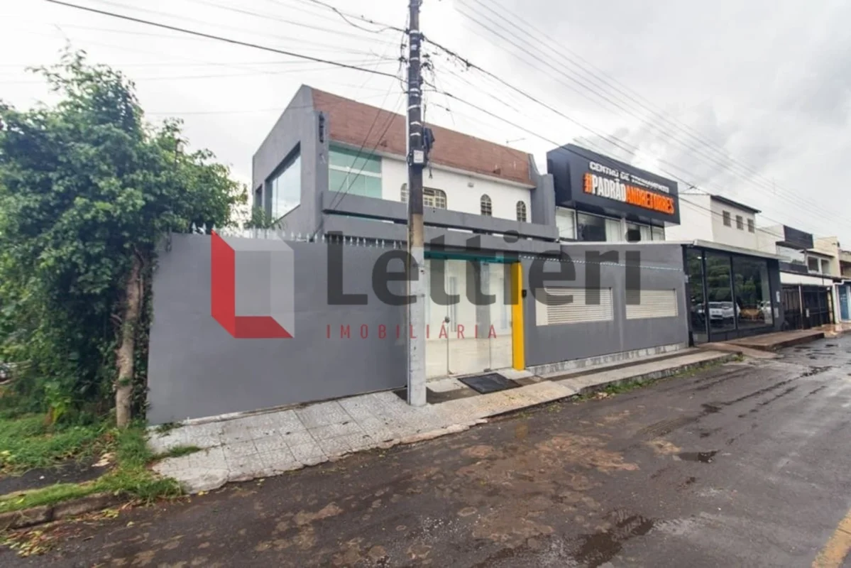 Excelente oportunidade no Guara II: um sobrado de 4 suítes, com amplos 272 m² de...