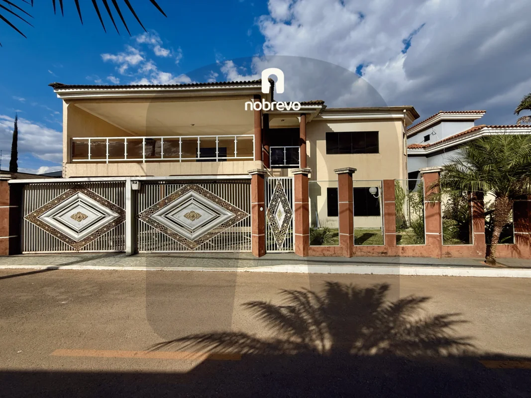 CASA À VENDA EM VICENTE PIRES – RUA 12Lote de 800 m²5 quartos, sendo 2 suítes (u...