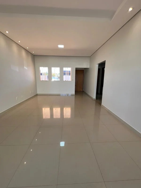 ?? CASA PARA LOCAÇÃO — CONDOMÍNIO FECHADOExcelente casa com 200 m², ideal para q...