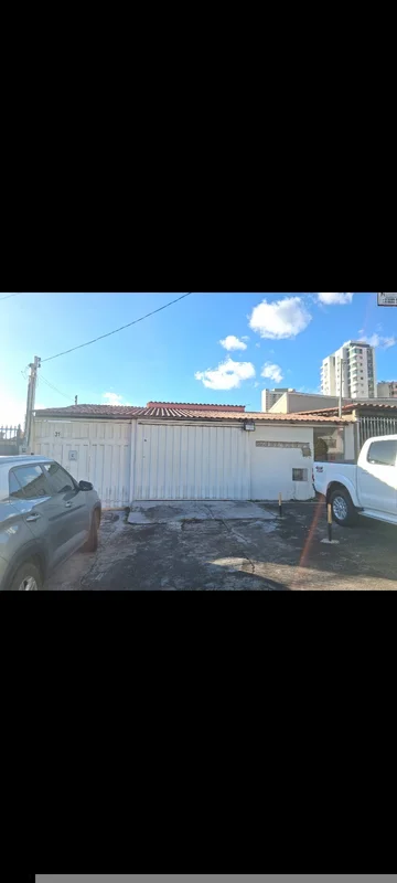 QNB 03 – Taguatinga Norte, DF | Casa com Loja, Piscina e 4 QuartosExcelente opor...