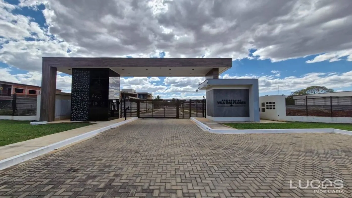 Excelente oportunidade em uma das melhores quadras do Park Way!Terreno plano com...