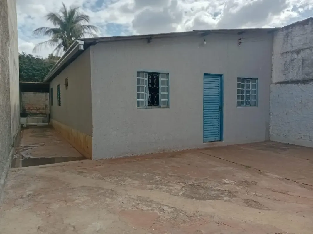 CASA PARA VENDA NO CONJUNTO VERA CRUZ - GOIÂNIA-GO1 Cozinha3 Quartos sendo 1 suí...