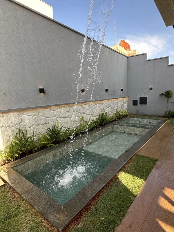 Sobrado de Alto Padrão no Jardins Capri | Senador CanedoR$ 2.180.000,00Sobrado c...