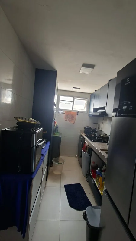 Excelente Apartamento com 02 Quartos, Sala , Cozinha e Banheiro , Possui um Salã...