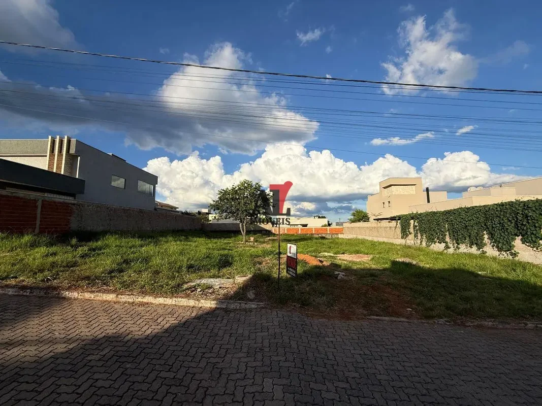 RARIDADE NO CONDOMÍNIO ALTO DA BOA VISTA – 2 LOTES LADO A LADODesafio você a enc...