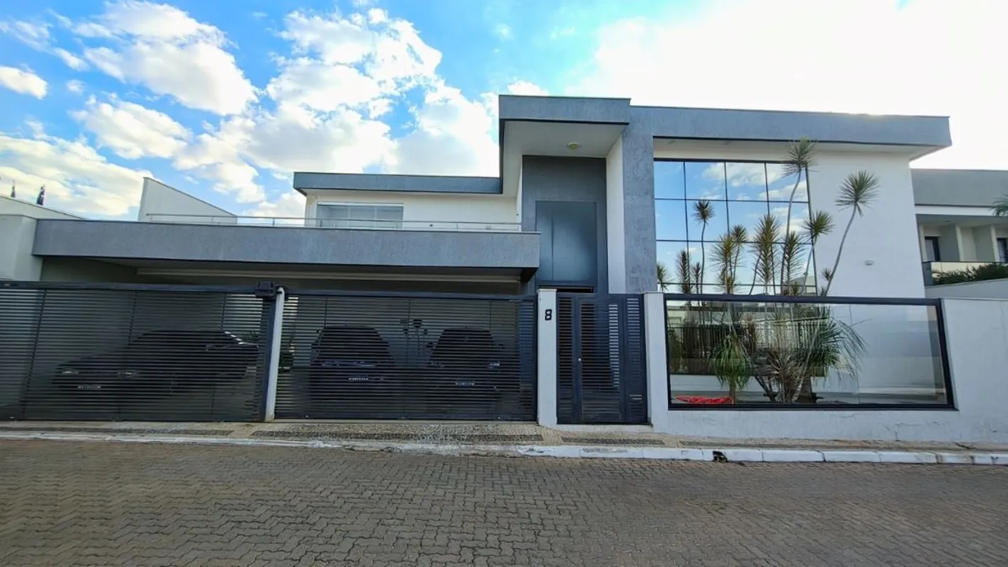 Casa de alto padrão no SMPW Quadra 5, em terreno de 400m², com projeto amplo e p...