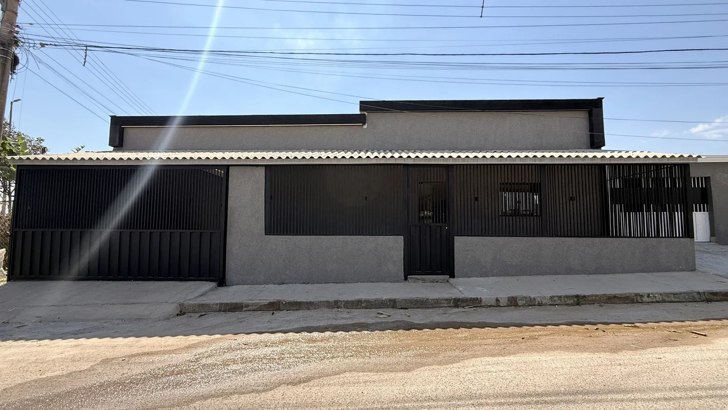 Quadra 103 conjunto 7B- Recanto das EmasConta com:Garagem3 quartos ( 1 suíte )Sa...