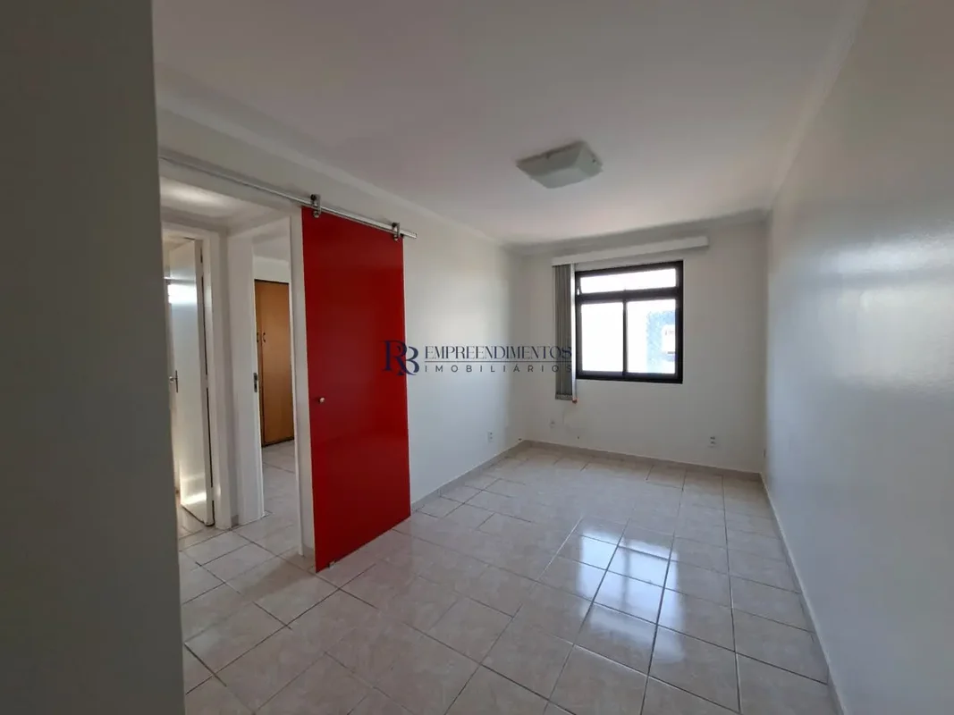 Confira este confortável apartamento para aluguel na SCRN 712/713 Bloco E, no co...