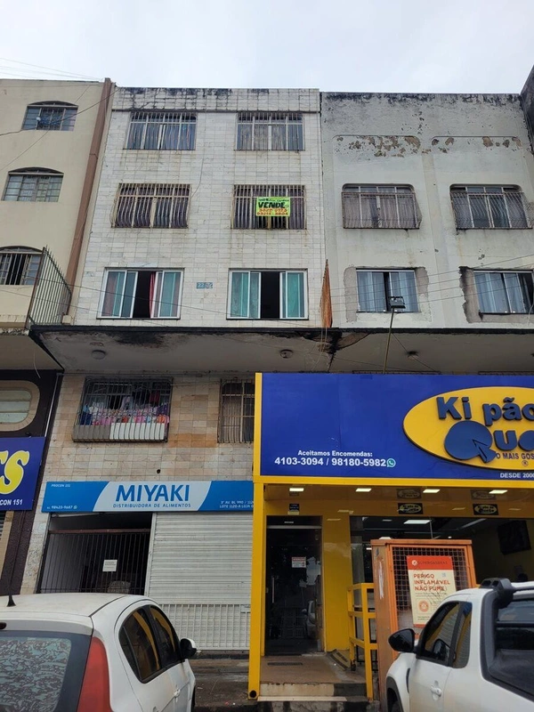 Apartamento desocupado, frete, com dois quartos, sala, cozinha, área serviço ind...