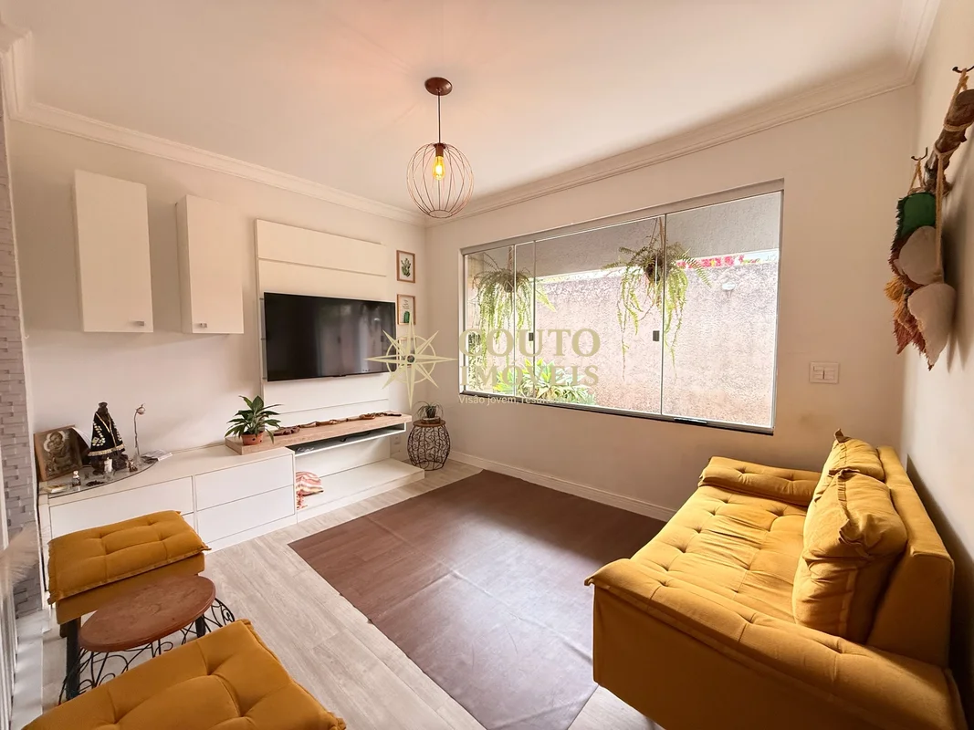 Casa com 3 Quartos, Suíte e Amplo Terreno de 800m²Se você busca uma casa espaços...