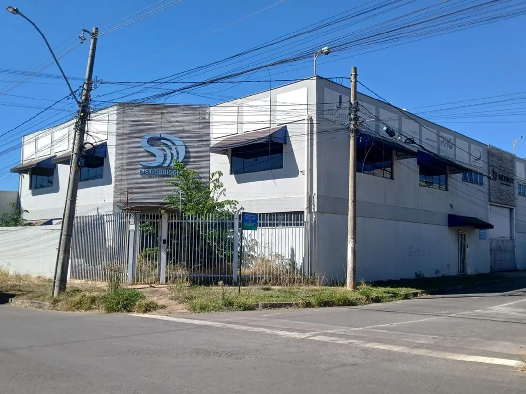 Excelente imóvel comercial/industrial com 1.200 m² de área construída, localizad...