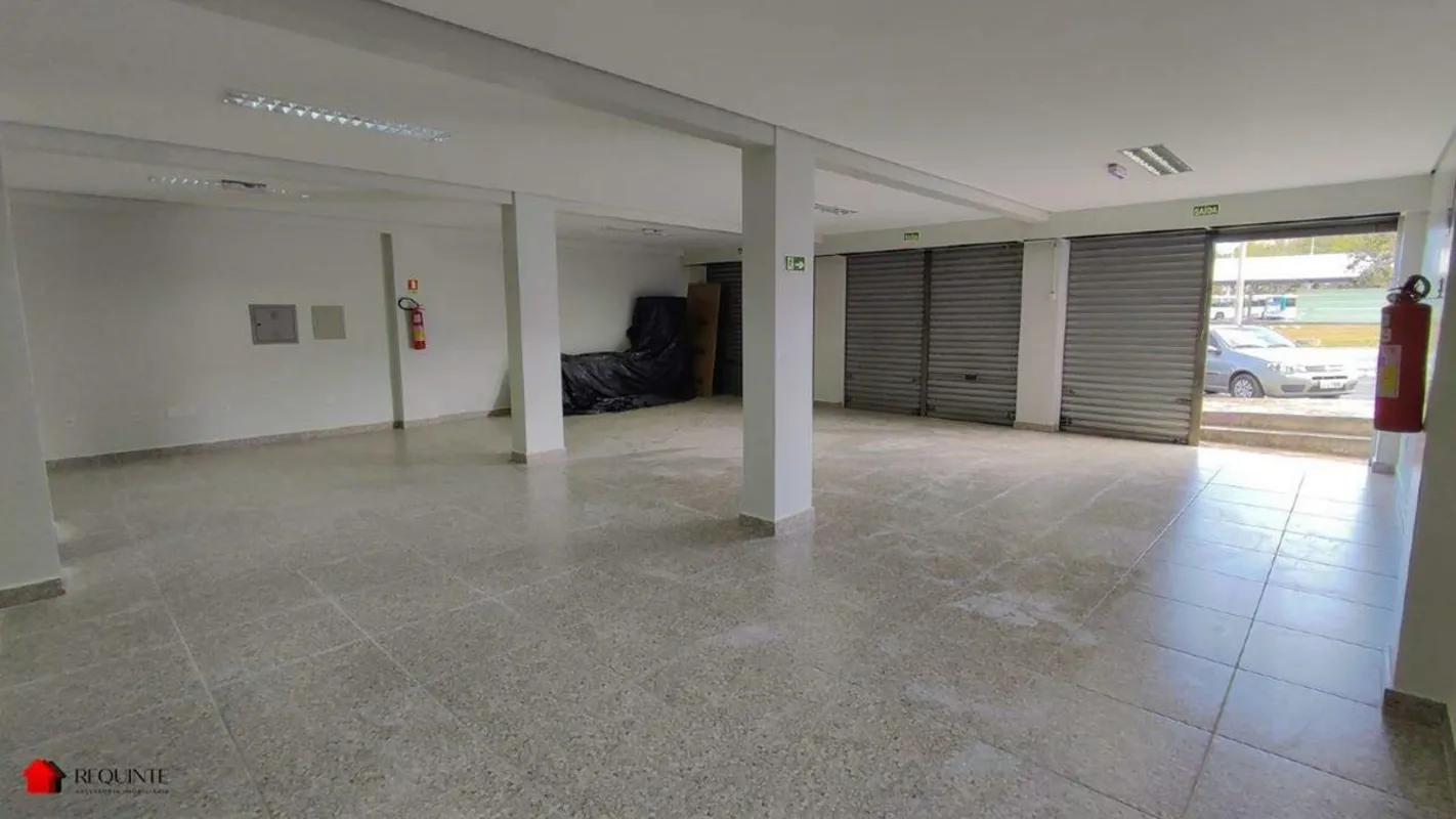 Agende agora sua visita!!! Excelente Loja térrea vazada, escriturada e registrad...