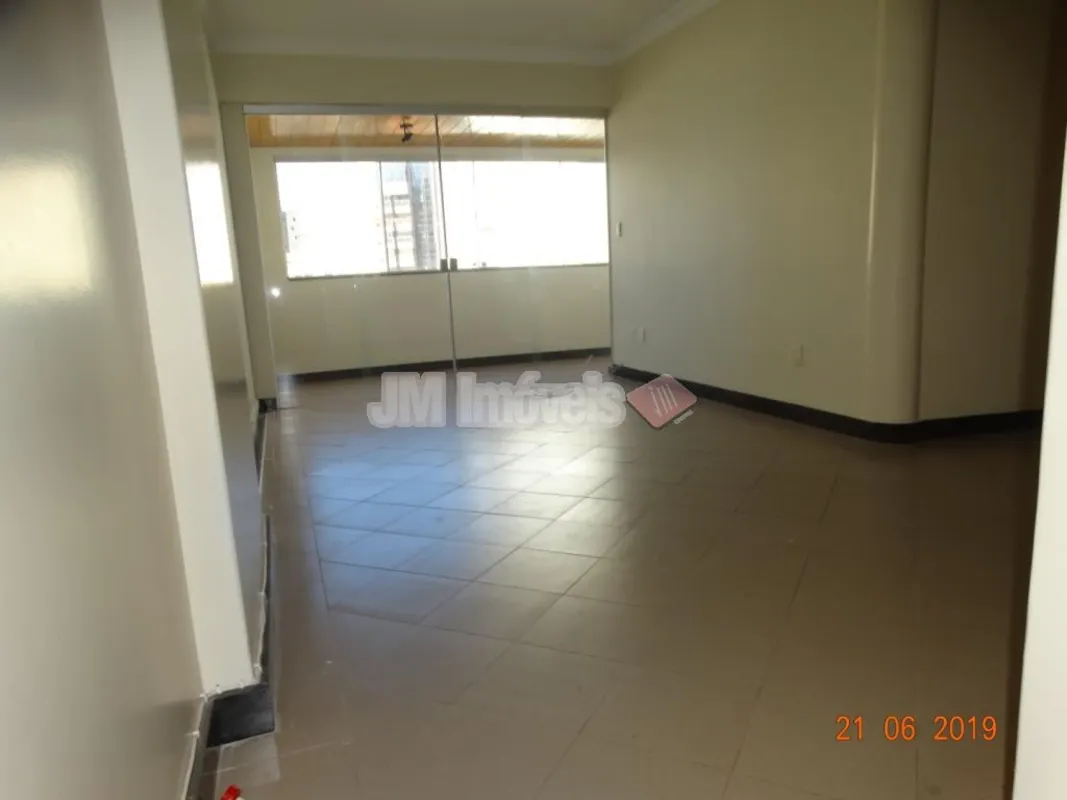 3 QUARTOS, SENDO 1 SUITE, SALA C/SACADA, BANHEIRO SOCIAL, BANHEIRO DE EMPREGADA,...