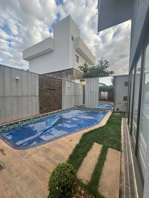 ?? 337,54 m² de área?? 3 quartos?? Excelente localização dentro do condomínio?? ...