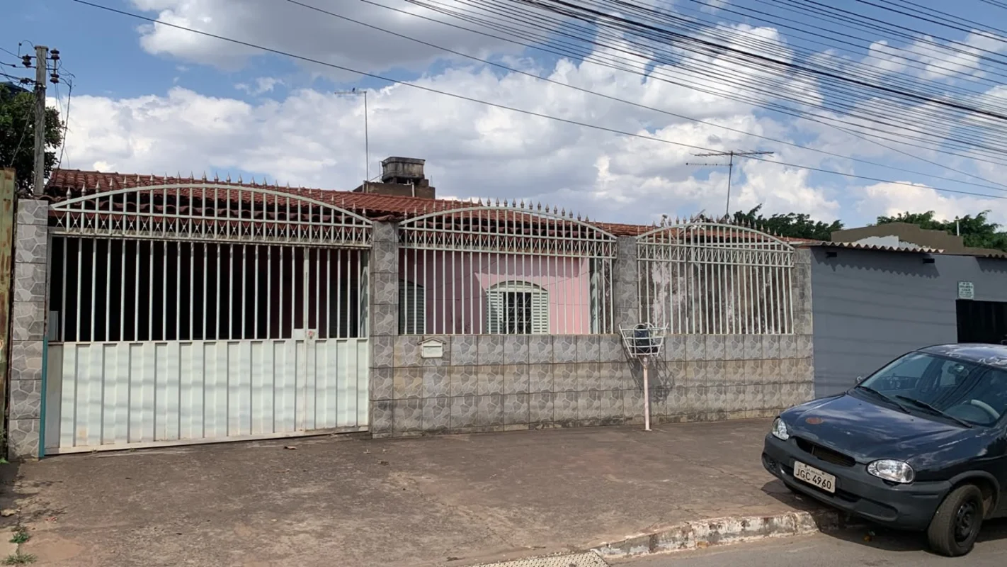 Casa à Venda – QR 216, Santa Maria/DFExcelente oportunidade para quem busca uma ...
