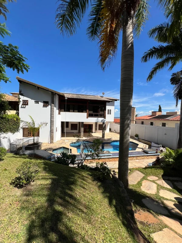 Magnífica residência de alto padrão na QI 26 do Lago Sul.Uma casa imponente, dis...