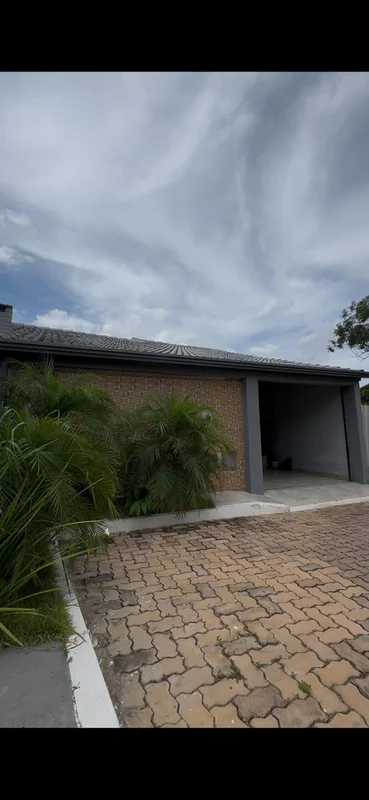 Excelente casa em condomínio fechado, totalmente formado, com ótima localização ...