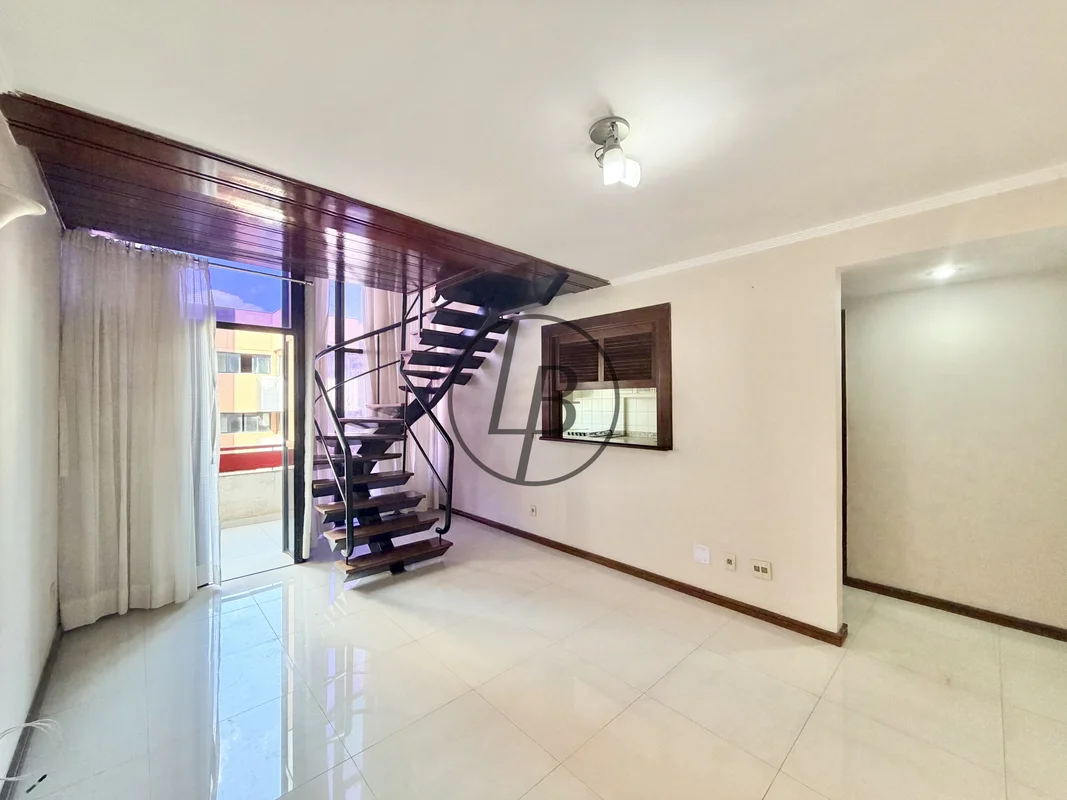 Excelente apartamento duplex em andar alto, com posição nascente, vista livre pa...
