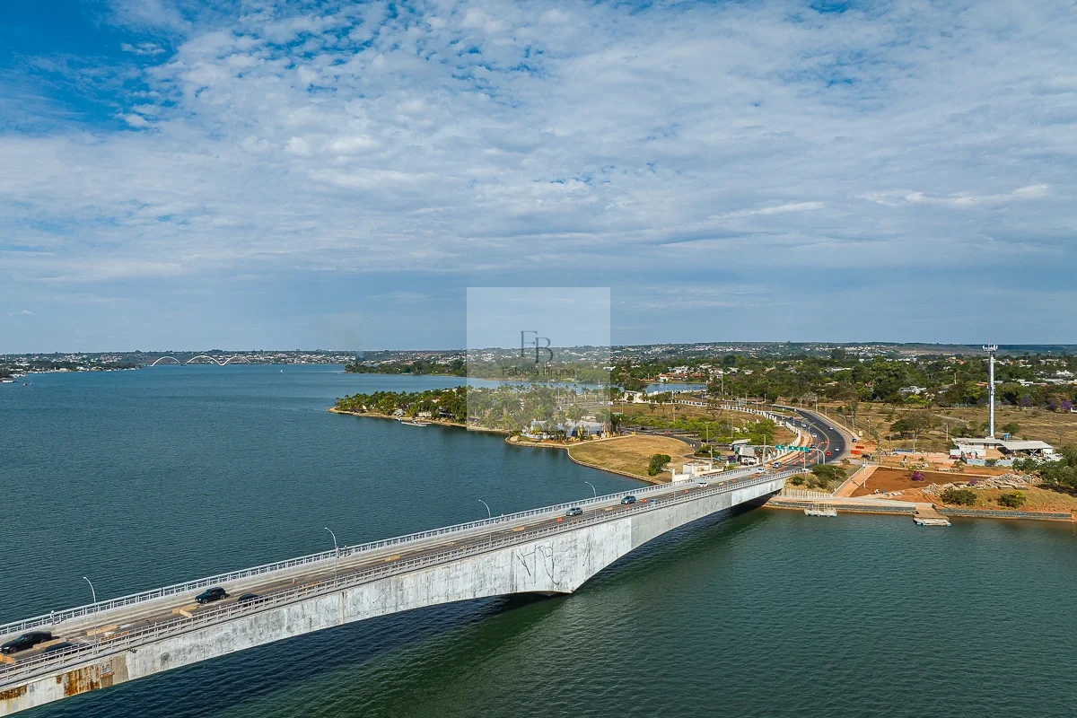 SHIS QI 28 | Casa com 4 suítes e vista para o Lago Paranoá.Casa com 700 m² de ár...