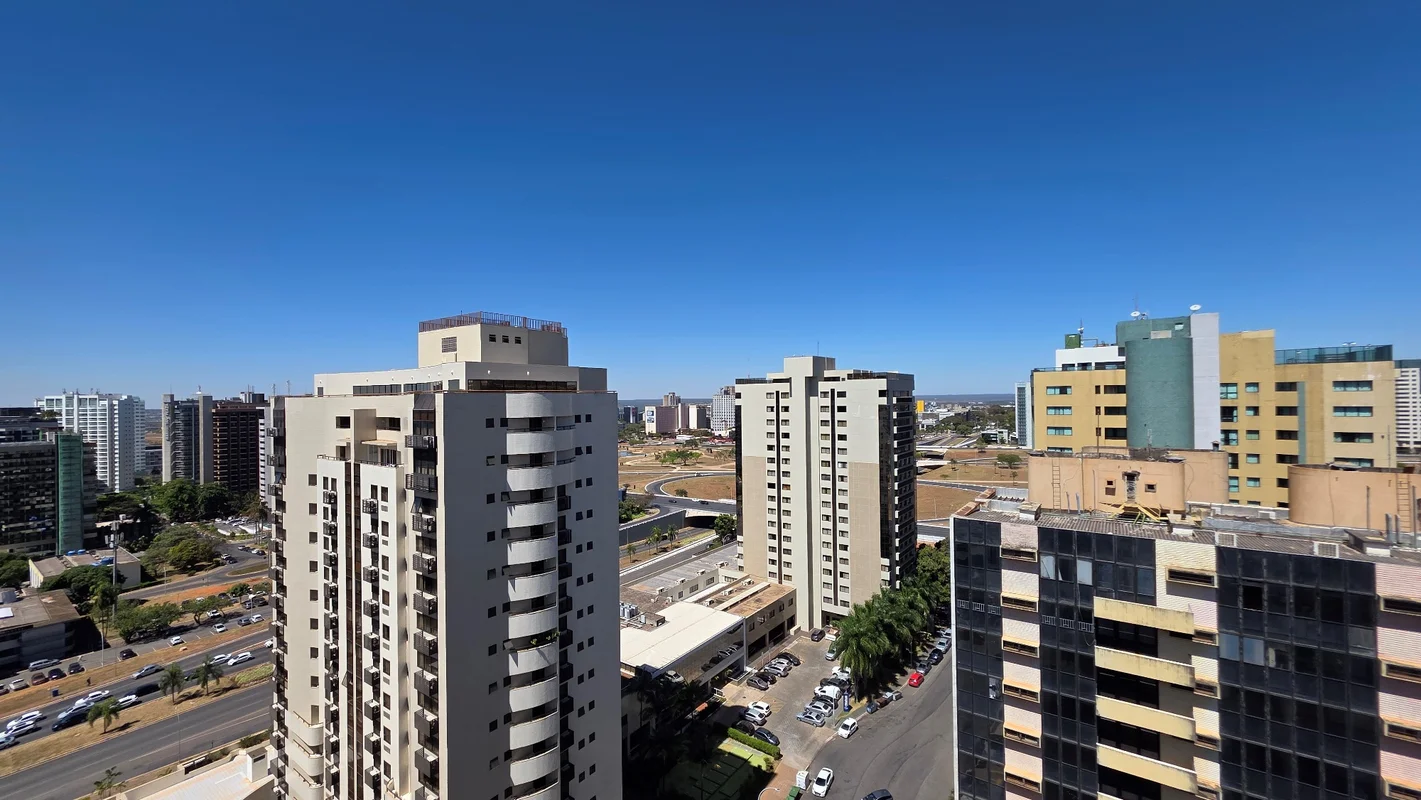Descubra uma oportunidade única na melhor localização de Brasília: uma charmosa ...