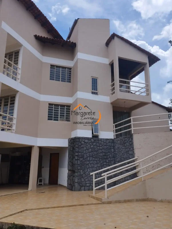 Imobiliária Margarete Corrêa vende casa no Condomínio Morada dos Nobres.*Possibi...