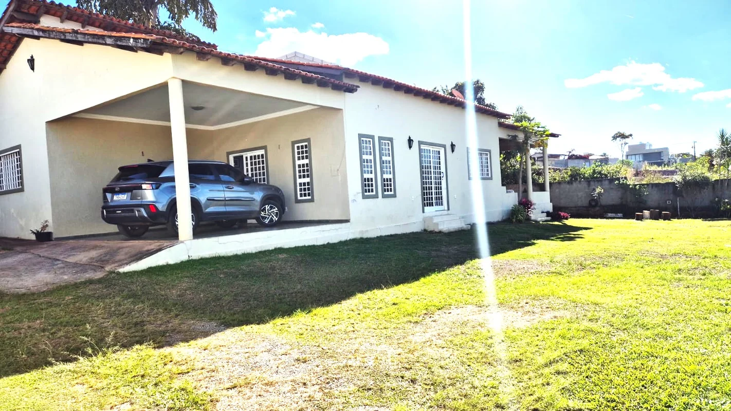 Excelente casa Térrea toda na laje, em Condomínio Fechado na SHA Conjunto 5 Chác...
