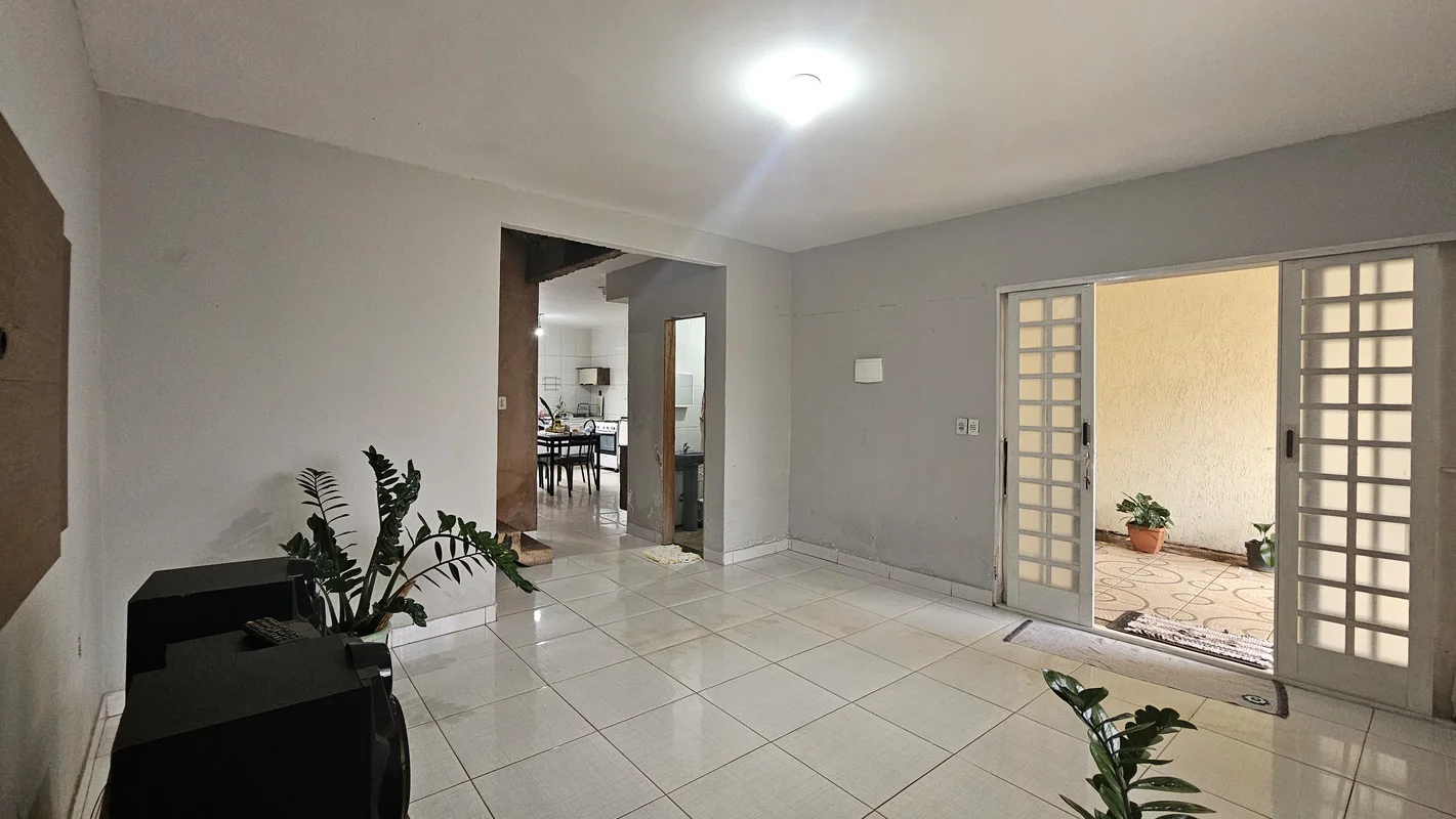 Casa 4 Quartos a venda em Samambaia Sul, próxima de estação de metrôQR 118 - SAM...
