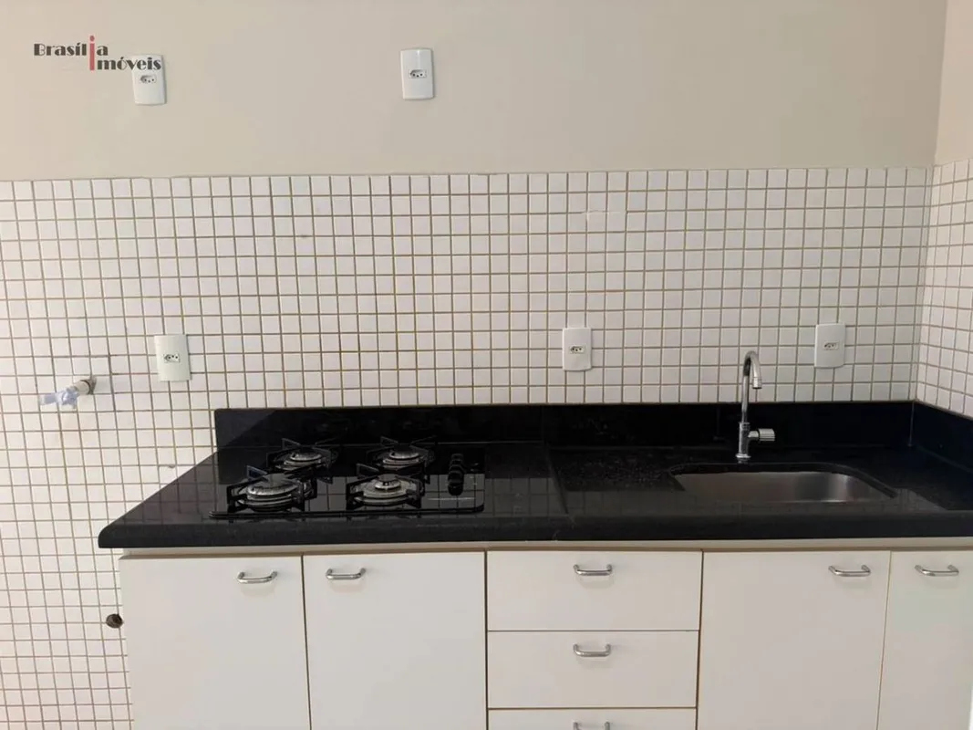 KITNET COM GARAGEM E AR-CONDICIONADO STUDIOS 906 ASA NORTESe você busca praticid...