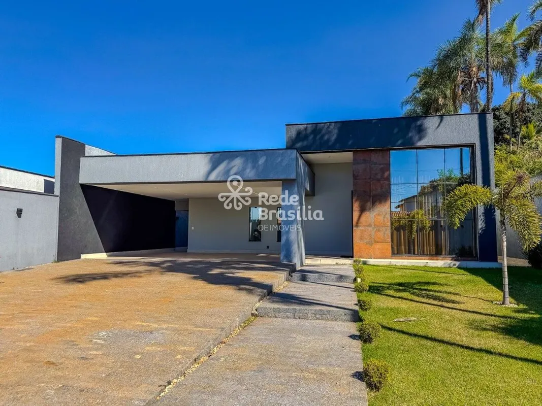 RUA 10 I VICENTE PIRES | 470M² | 4 SUÍTES | 1.054M² DE TERRENO | PISCINA AQUECID...