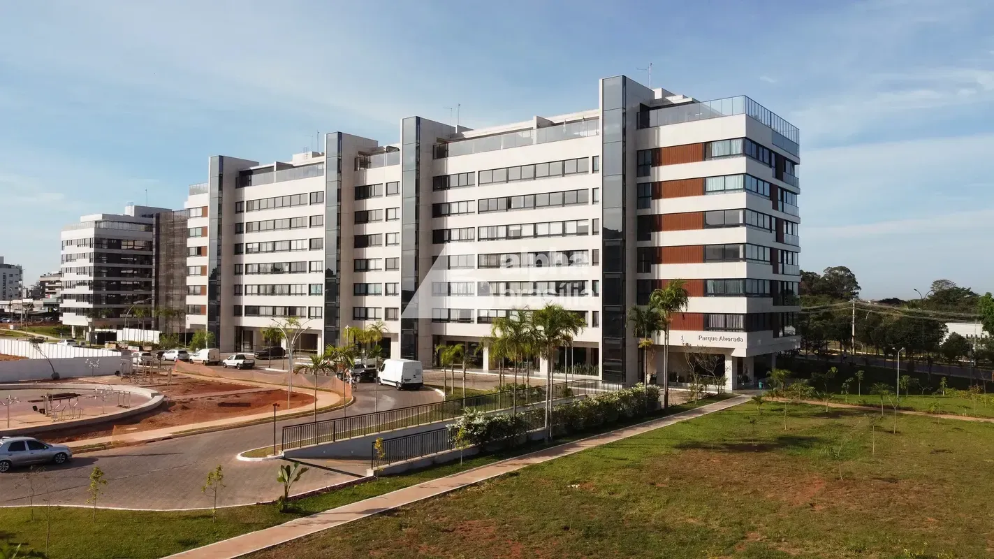 252 m², posição nascente, vista livre para o INMET, arquitetura autoral e quatro...
